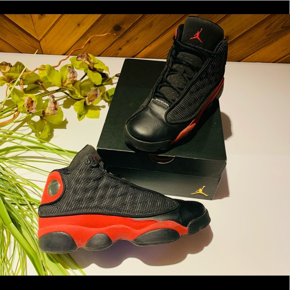 S2- Nike Air Jordan Retro 13 Black/Red Size 6.5youth